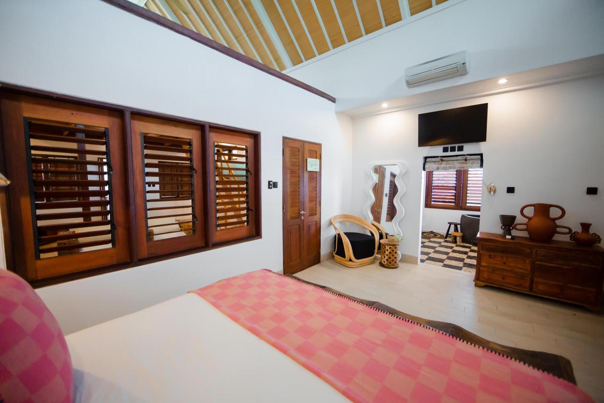 Bombora Medewi Hotel Пулукан Екстериор снимка